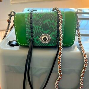 Beautiful Coach Dinkier - Elvis Collection